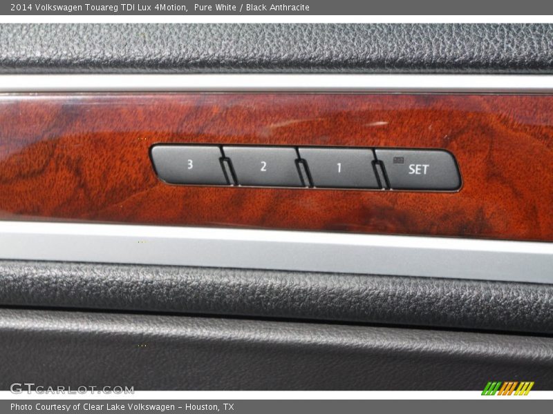 Pure White / Black Anthracite 2014 Volkswagen Touareg TDI Lux 4Motion