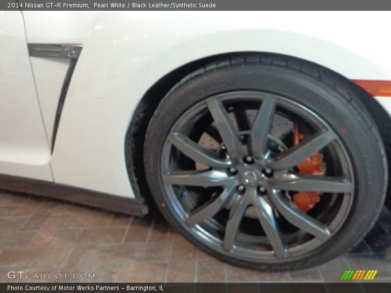 Pearl White / Black Leather/Synthetic Suede 2014 Nissan GT-R Premium