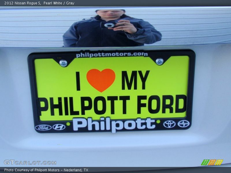 Pearl White / Gray 2012 Nissan Rogue S