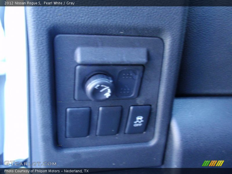 Pearl White / Gray 2012 Nissan Rogue S