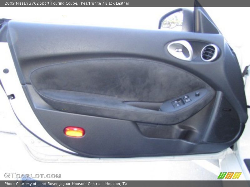 Door Panel of 2009 370Z Sport Touring Coupe