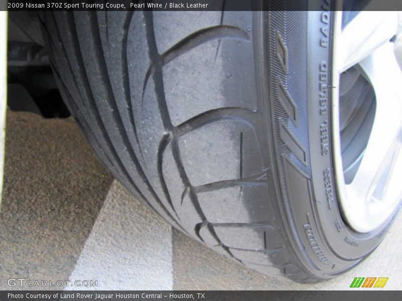 Pearl White / Black Leather 2009 Nissan 370Z Sport Touring Coupe