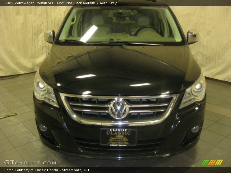 Nocturne Black Metallic / Aero Grey 2009 Volkswagen Routan SEL