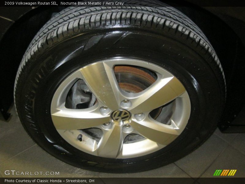Nocturne Black Metallic / Aero Grey 2009 Volkswagen Routan SEL