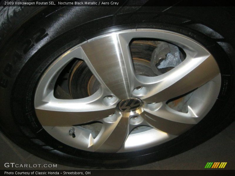 Nocturne Black Metallic / Aero Grey 2009 Volkswagen Routan SEL