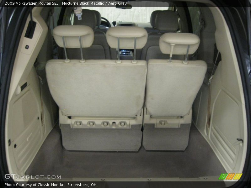Nocturne Black Metallic / Aero Grey 2009 Volkswagen Routan SEL