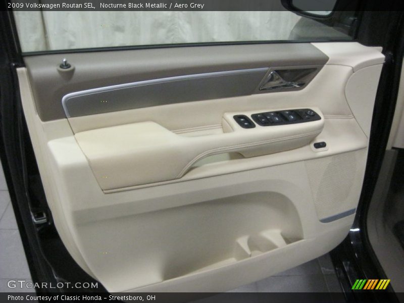 Nocturne Black Metallic / Aero Grey 2009 Volkswagen Routan SEL