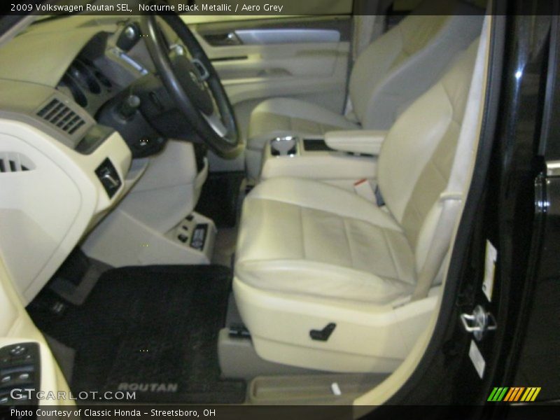 Nocturne Black Metallic / Aero Grey 2009 Volkswagen Routan SEL