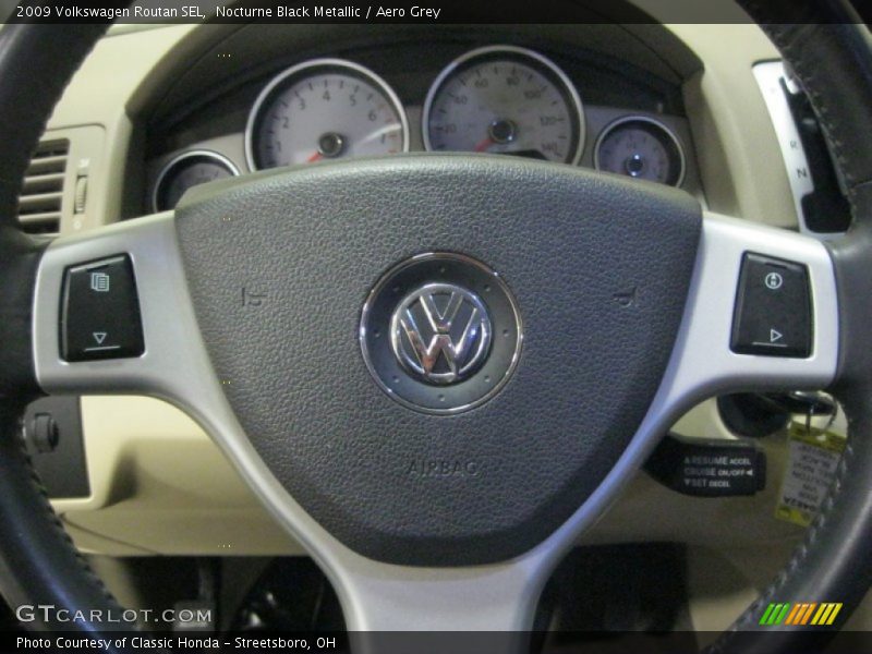 Nocturne Black Metallic / Aero Grey 2009 Volkswagen Routan SEL
