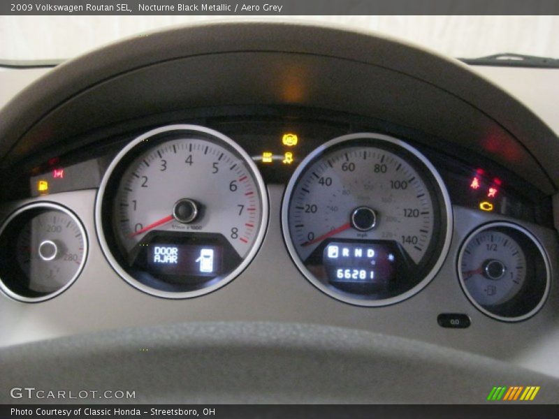 Nocturne Black Metallic / Aero Grey 2009 Volkswagen Routan SEL