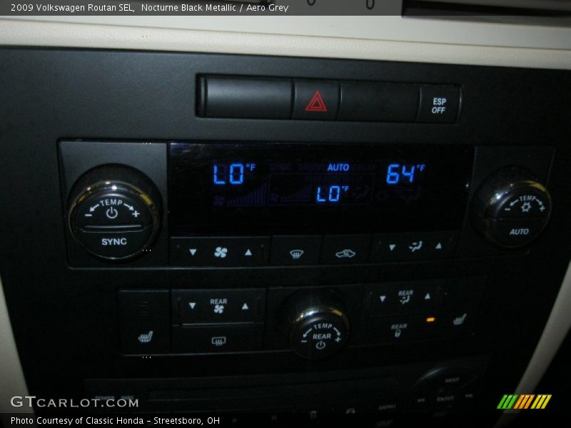 Nocturne Black Metallic / Aero Grey 2009 Volkswagen Routan SEL