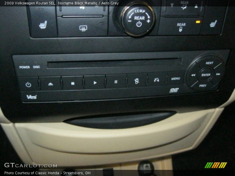 Nocturne Black Metallic / Aero Grey 2009 Volkswagen Routan SEL
