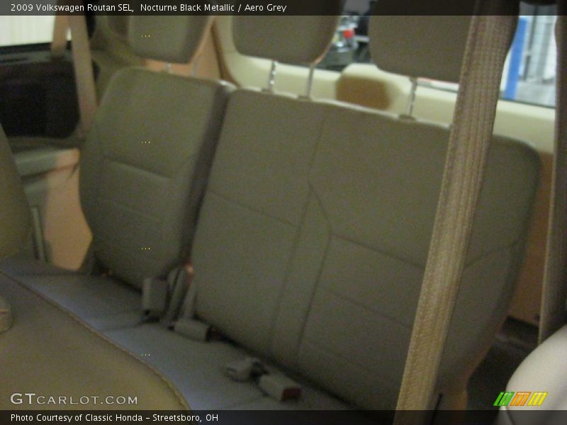 Nocturne Black Metallic / Aero Grey 2009 Volkswagen Routan SEL