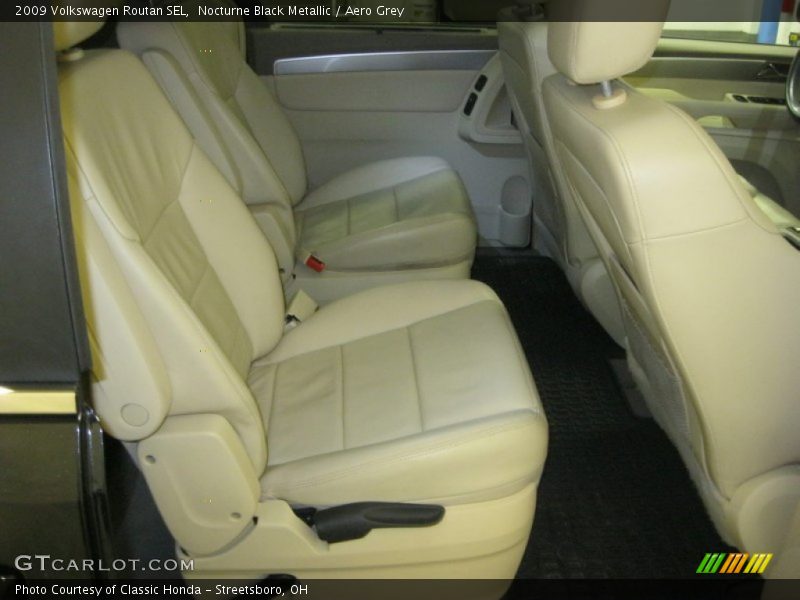 Nocturne Black Metallic / Aero Grey 2009 Volkswagen Routan SEL
