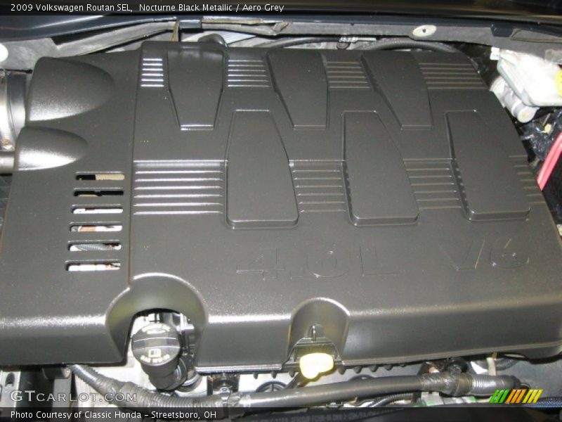 Nocturne Black Metallic / Aero Grey 2009 Volkswagen Routan SEL