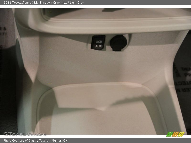 Predawn Gray Mica / Light Gray 2011 Toyota Sienna XLE