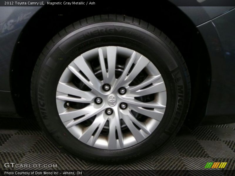 Magnetic Gray Metallic / Ash 2012 Toyota Camry LE