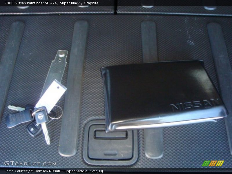 Super Black / Graphite 2008 Nissan Pathfinder SE 4x4