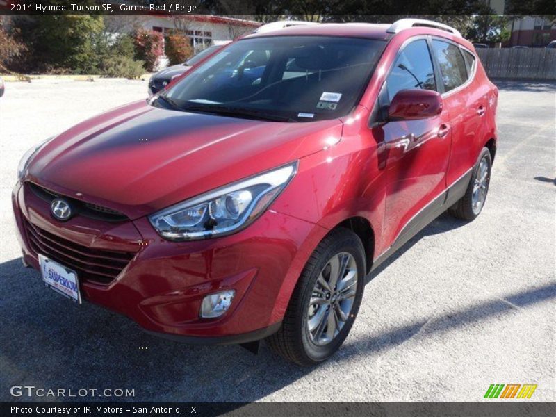 Garnet Red / Beige 2014 Hyundai Tucson SE