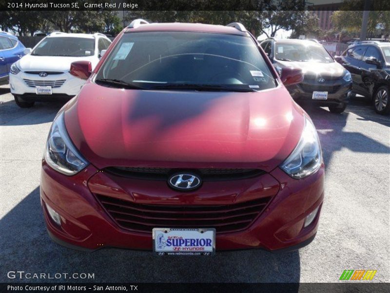 Garnet Red / Beige 2014 Hyundai Tucson SE