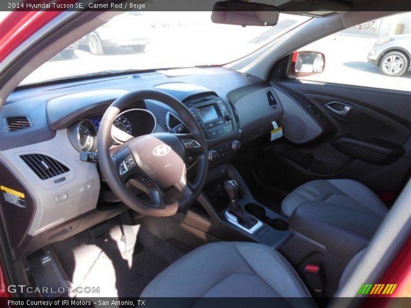 Garnet Red / Beige 2014 Hyundai Tucson SE