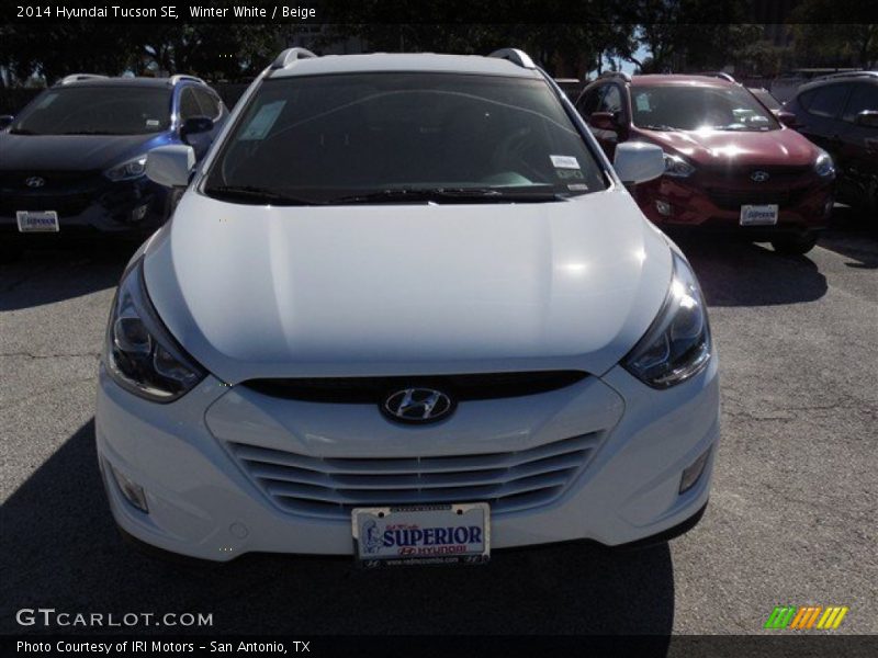 Winter White / Beige 2014 Hyundai Tucson SE