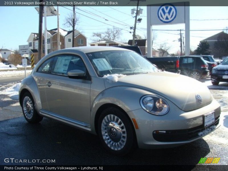 Moonrock Silver Metallic / Titan Black 2013 Volkswagen Beetle 2.5L