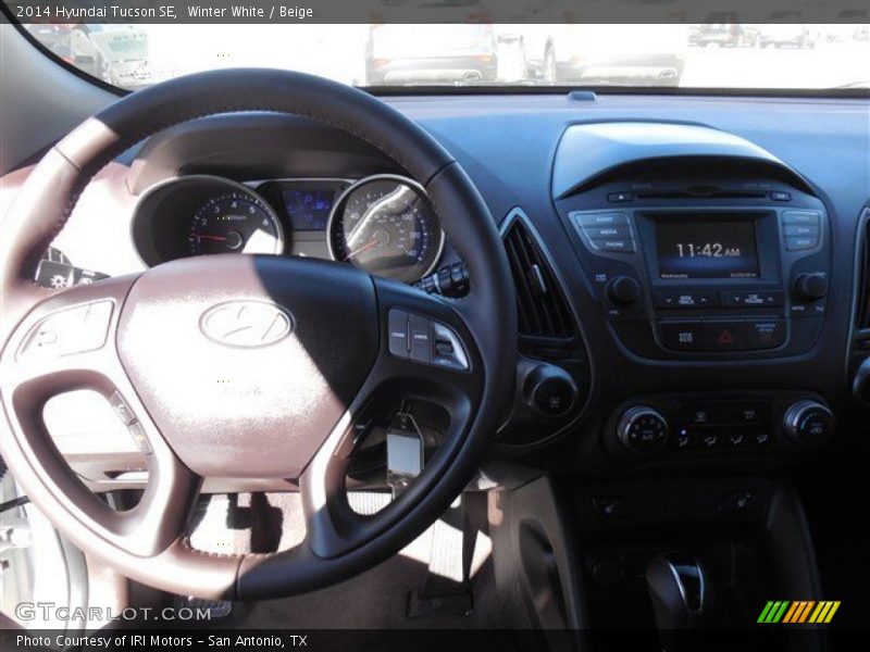 Winter White / Beige 2014 Hyundai Tucson SE