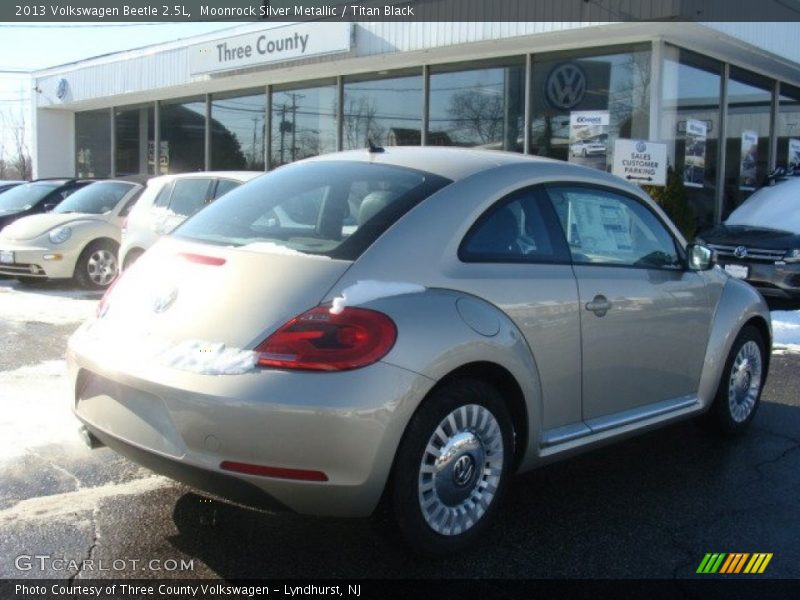 Moonrock Silver Metallic / Titan Black 2013 Volkswagen Beetle 2.5L