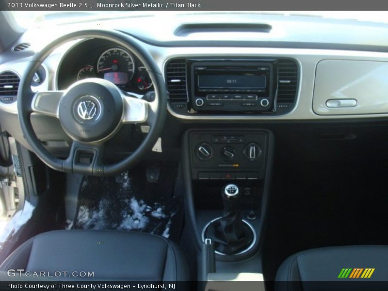 Moonrock Silver Metallic / Titan Black 2013 Volkswagen Beetle 2.5L