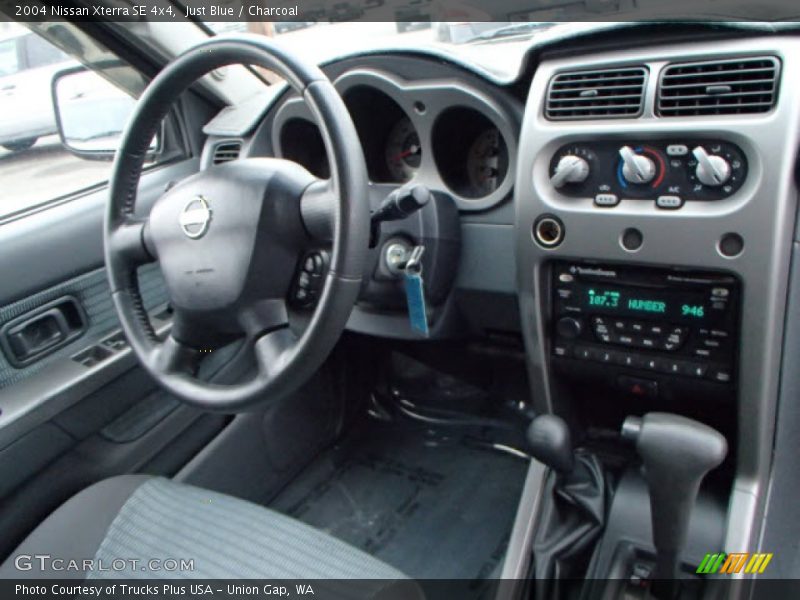 Just Blue / Charcoal 2004 Nissan Xterra SE 4x4