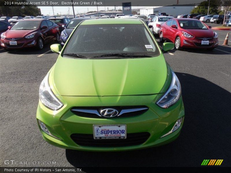 Electrolyte Green / Black 2014 Hyundai Accent SE 5 Door