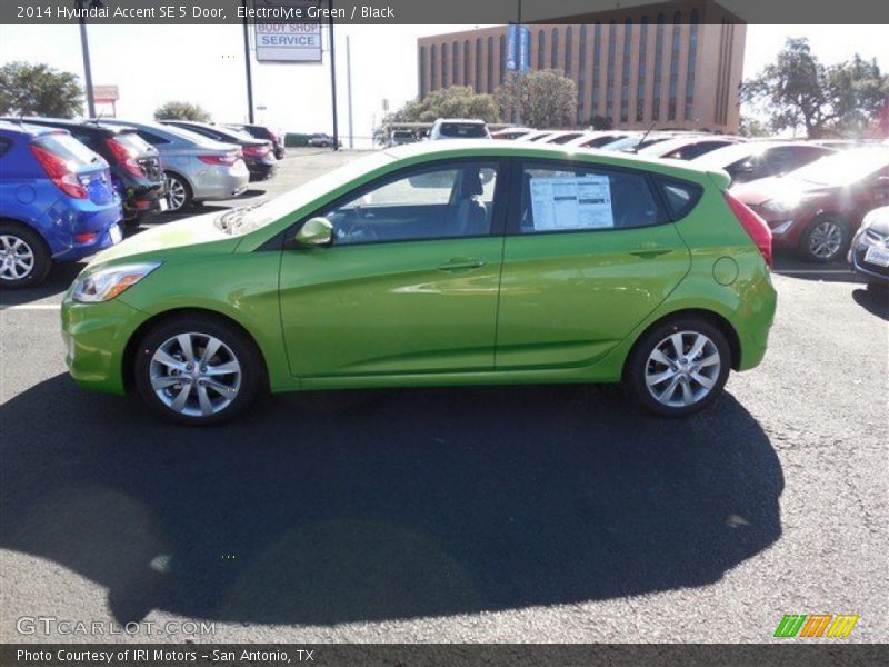 Electrolyte Green / Black 2014 Hyundai Accent SE 5 Door