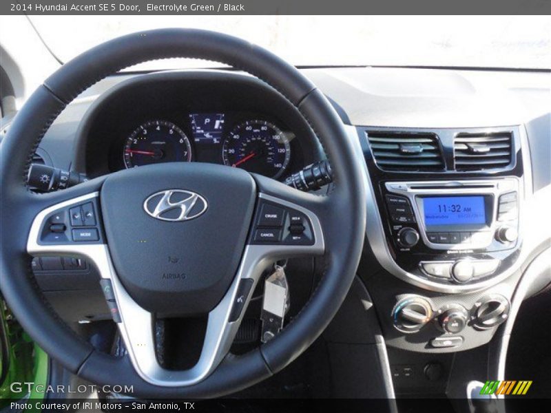 Electrolyte Green / Black 2014 Hyundai Accent SE 5 Door