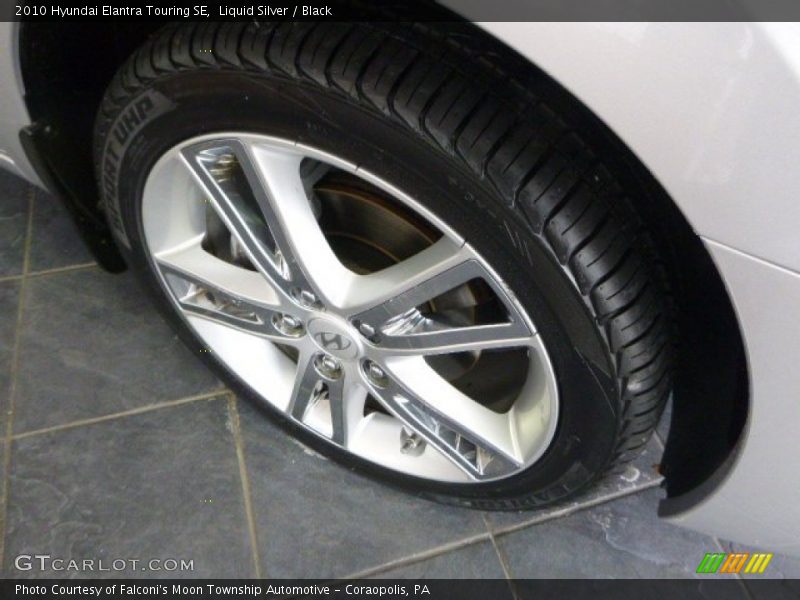 Liquid Silver / Black 2010 Hyundai Elantra Touring SE