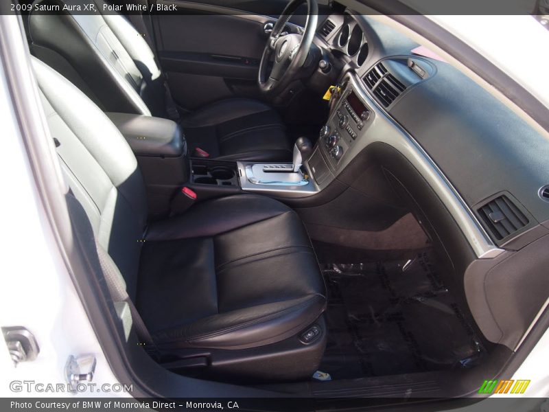 Polar White / Black 2009 Saturn Aura XR