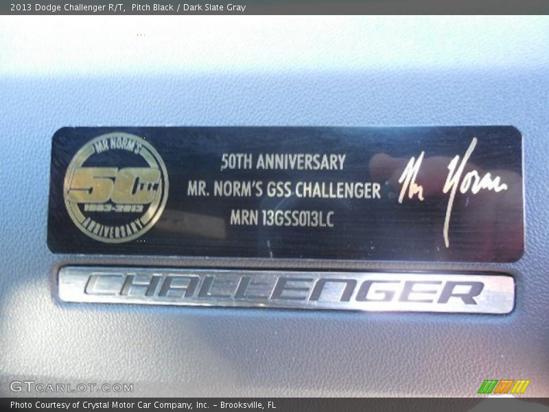 Pitch Black / Dark Slate Gray 2013 Dodge Challenger R/T