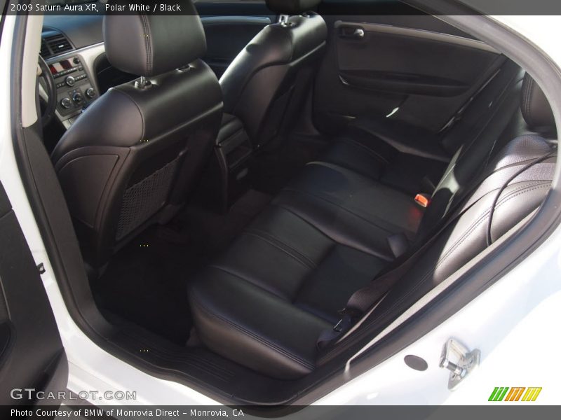 Polar White / Black 2009 Saturn Aura XR