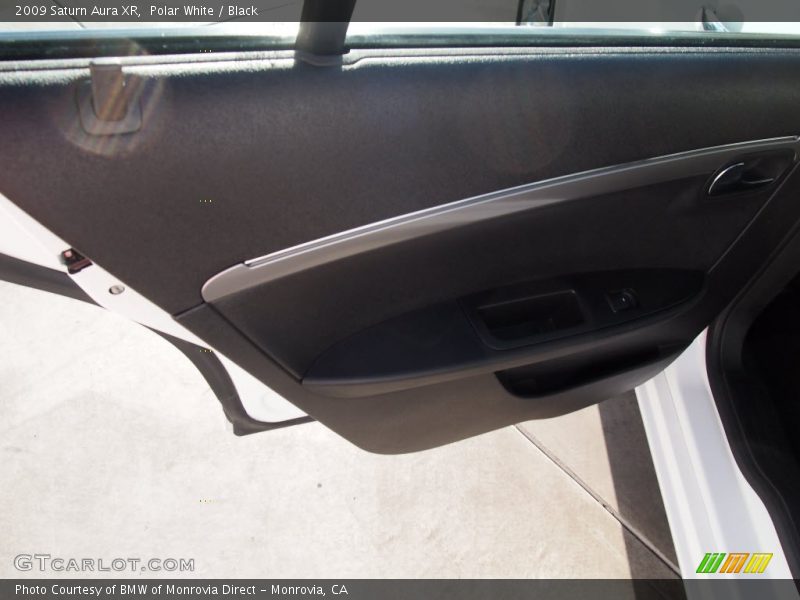 Polar White / Black 2009 Saturn Aura XR