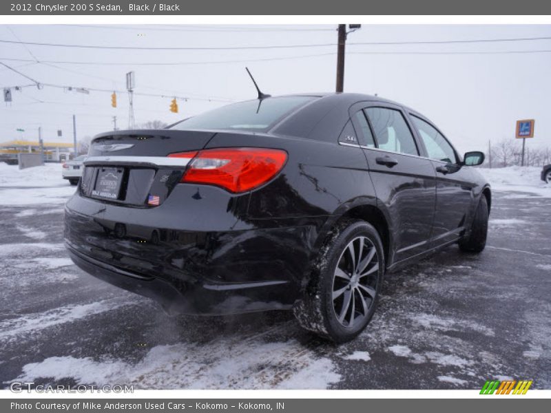 Black / Black 2012 Chrysler 200 S Sedan
