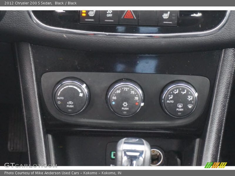 Black / Black 2012 Chrysler 200 S Sedan