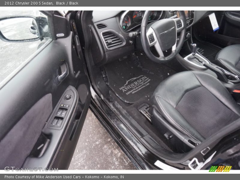 Black / Black 2012 Chrysler 200 S Sedan