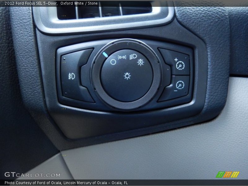 Oxford White / Stone 2012 Ford Focus SEL 5-Door