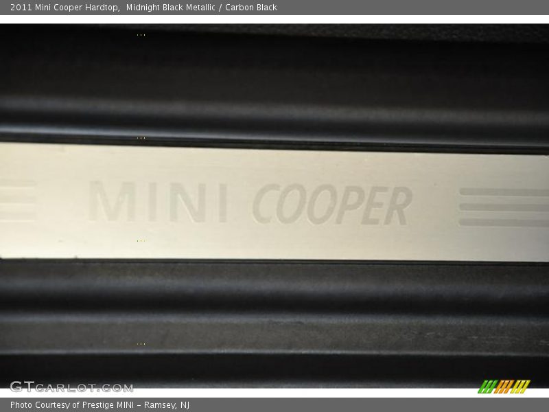 Midnight Black Metallic / Carbon Black 2011 Mini Cooper Hardtop