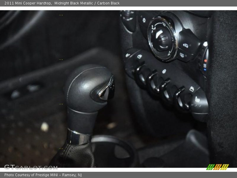 Midnight Black Metallic / Carbon Black 2011 Mini Cooper Hardtop