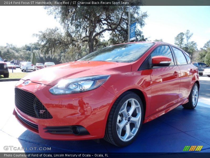 Race Red / ST Charcoal Black Recaro Sport Seats 2014 Ford Focus ST Hatchback