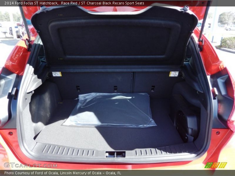 Race Red / ST Charcoal Black Recaro Sport Seats 2014 Ford Focus ST Hatchback