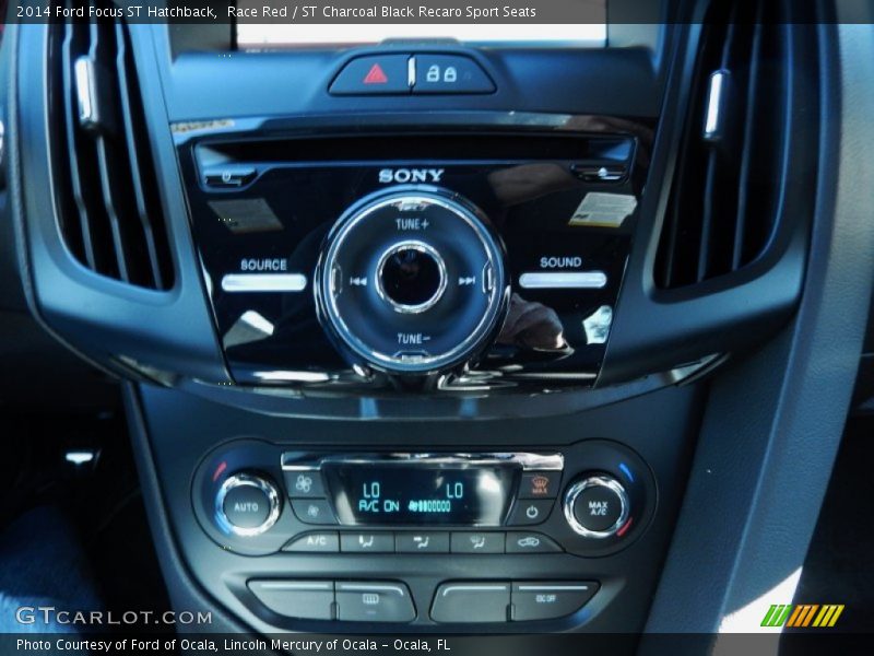 Race Red / ST Charcoal Black Recaro Sport Seats 2014 Ford Focus ST Hatchback