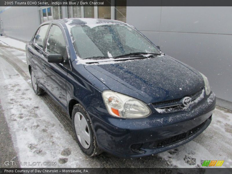Front 3/4 View of 2005 ECHO Sedan