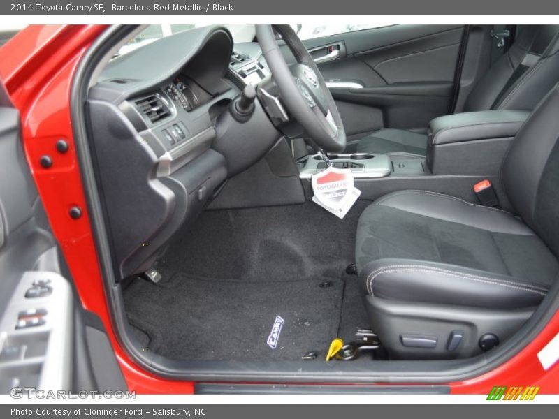 Barcelona Red Metallic / Black 2014 Toyota Camry SE